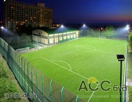 В Киеве откроются бассейн и футбольное поле