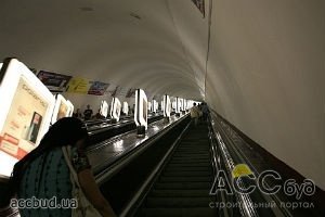 В киевском метро взялись заменять 50-летние эскалаторы