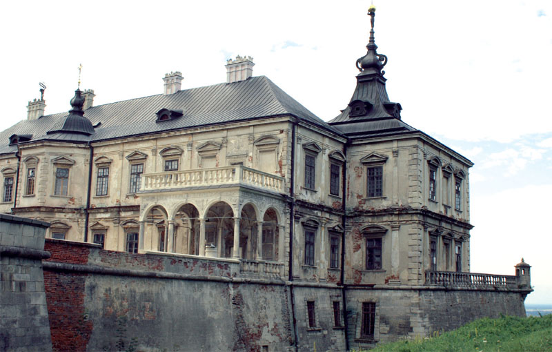 Фасад замка