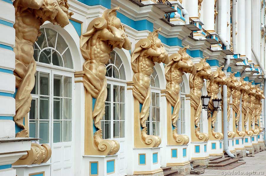 Екатерининский дворец: от летней резиденции до роскошного дворца